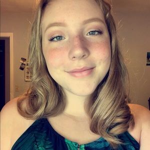 Meet your Posher, Christina